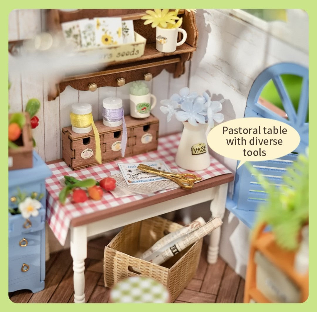 Miniature Dreamy Garden Dollhouse